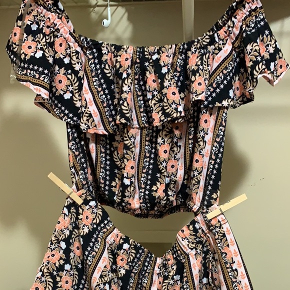 Pants and crop top set - Picture 3 of 4